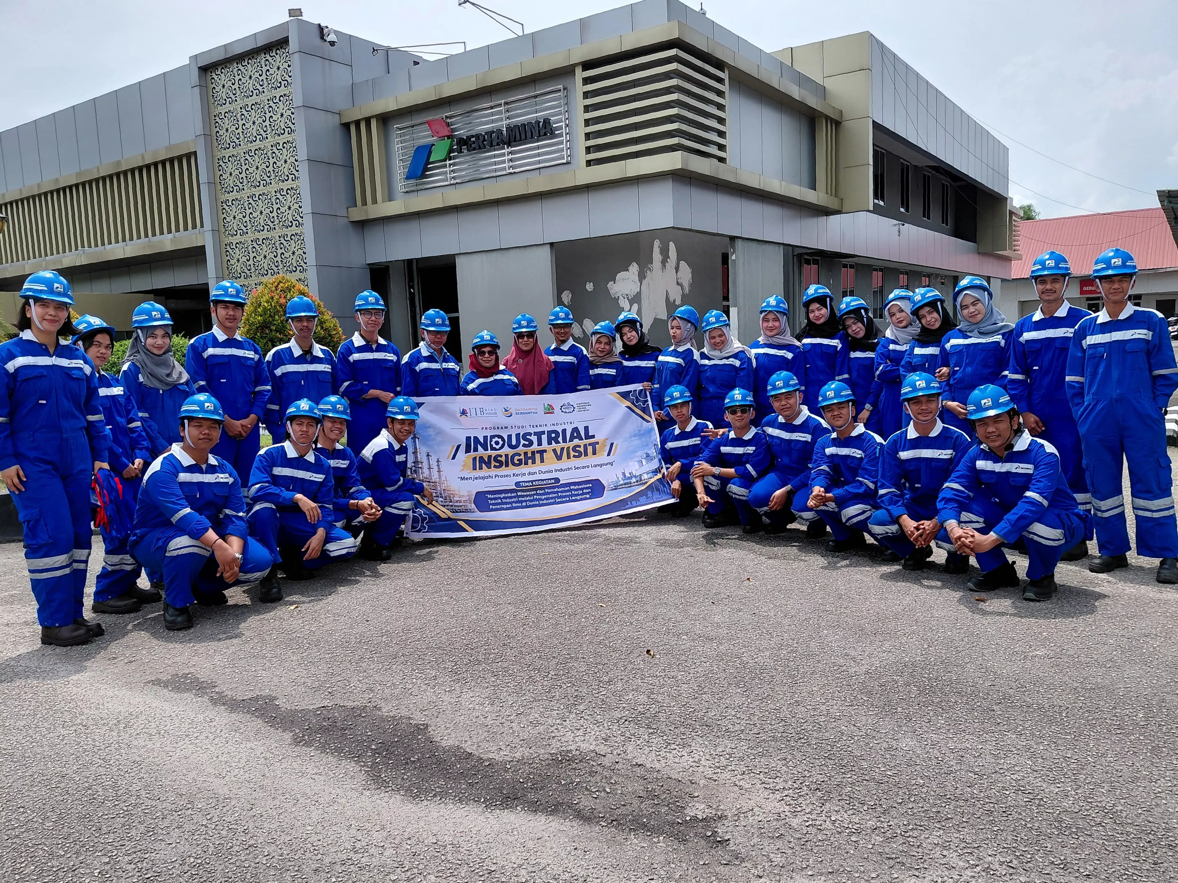Mahasiswa Teknik Industri ITB Riau Pesisir Kunjungi Kilang Pertamina Dumai