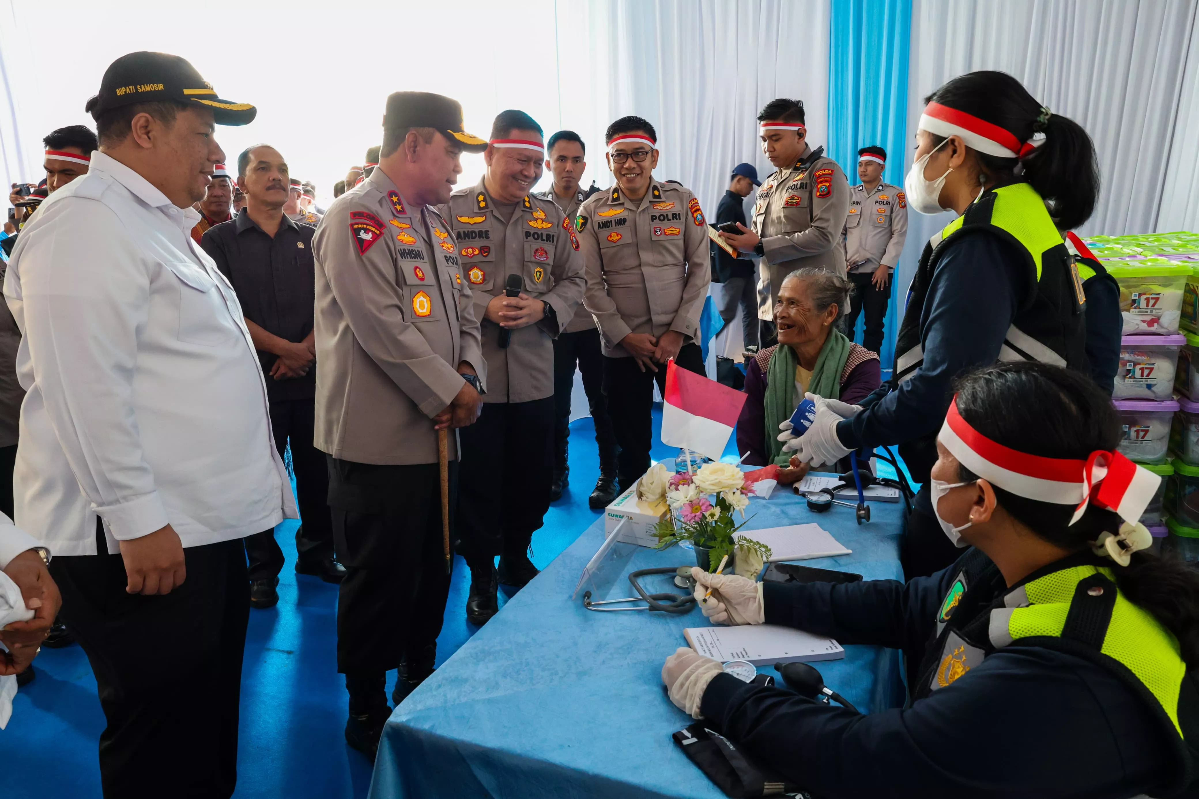Kapolda Sumut Cek Langsung Pemeriksaan Kesehatan Gratis untuk Warga Samosir