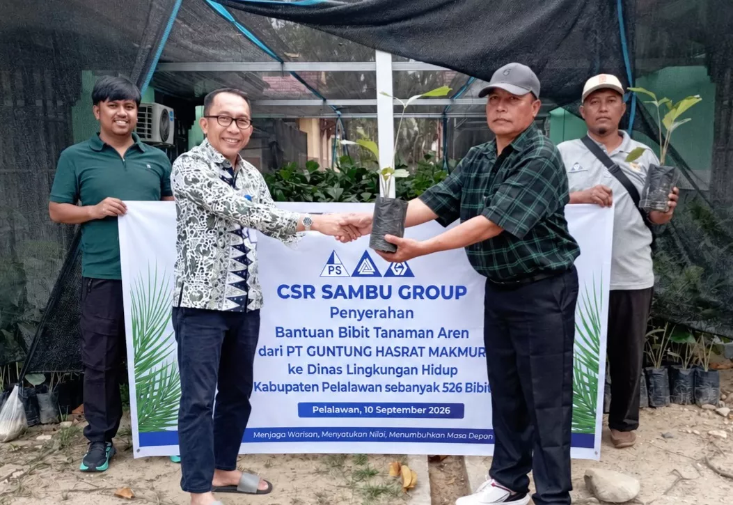 Dukung Program Pelalawan Sejuk, PT Guntung Hasrat Makmur Salurkan 526 Bibit Aren
