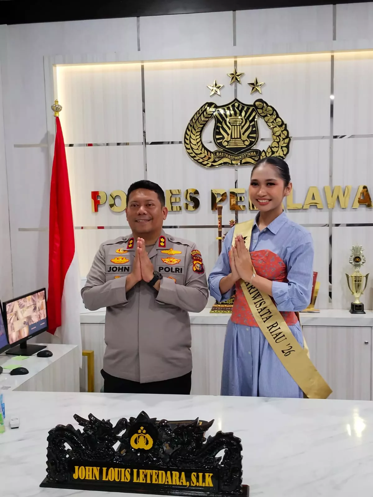 Menuju Puncak! Kapolres Pelalawan, John Louis Letedara Dukung Penuh Wahyu Trinanda Puteri di Ajang Duta Pariwisata Riau 2026