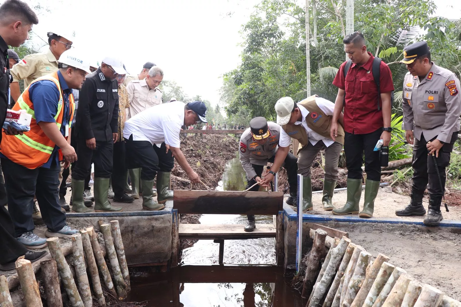 APP Group Perkuat Sinergi Pencegahan Karhutla di Pelalawan Melalui Pengelolaan Air Gambut