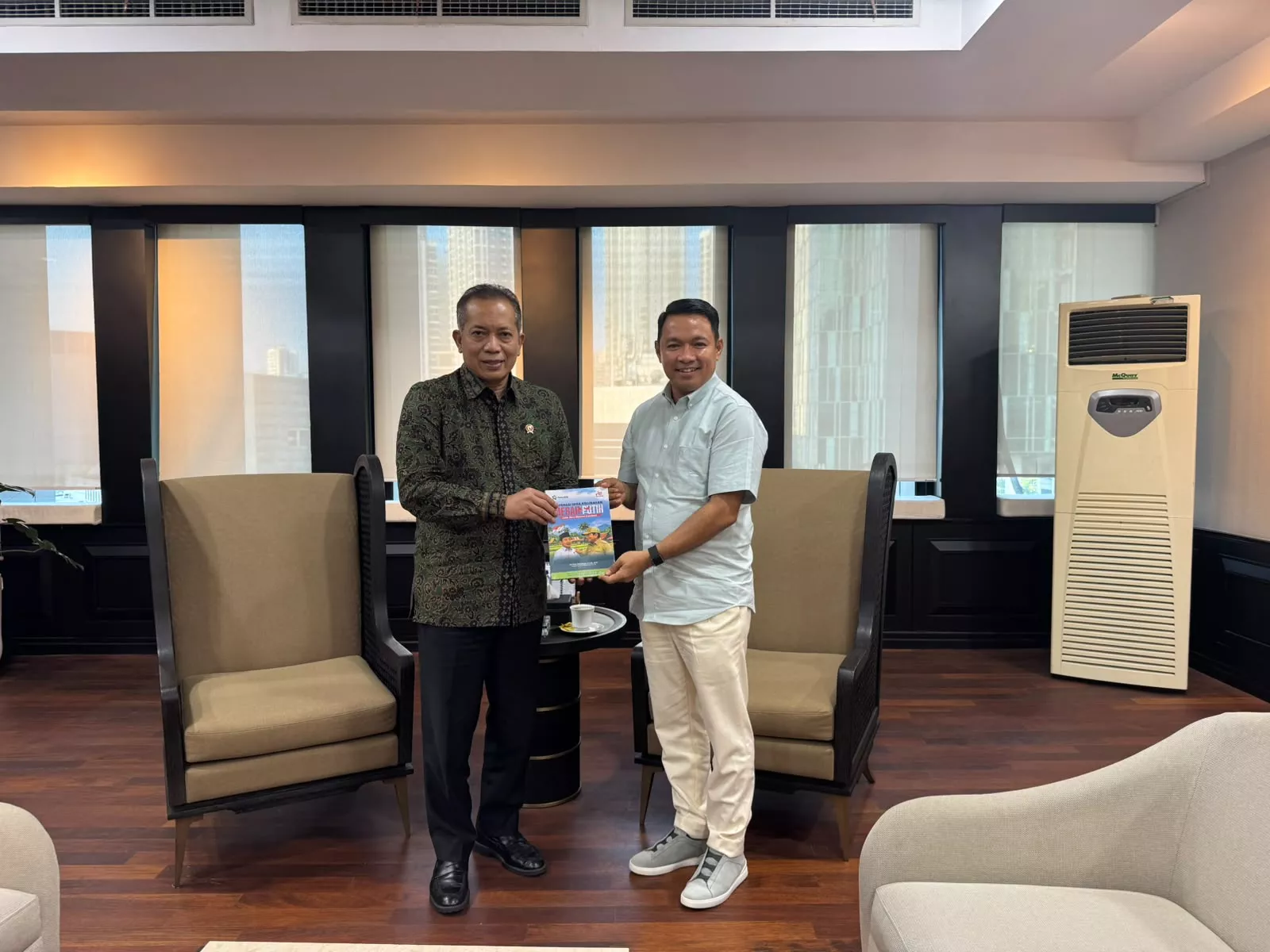 Wabup Husni Tamrin Jemput Dukungan Menteri Koperasi, Produk UMKM Pelalawan Siap Tembus Pasar Global