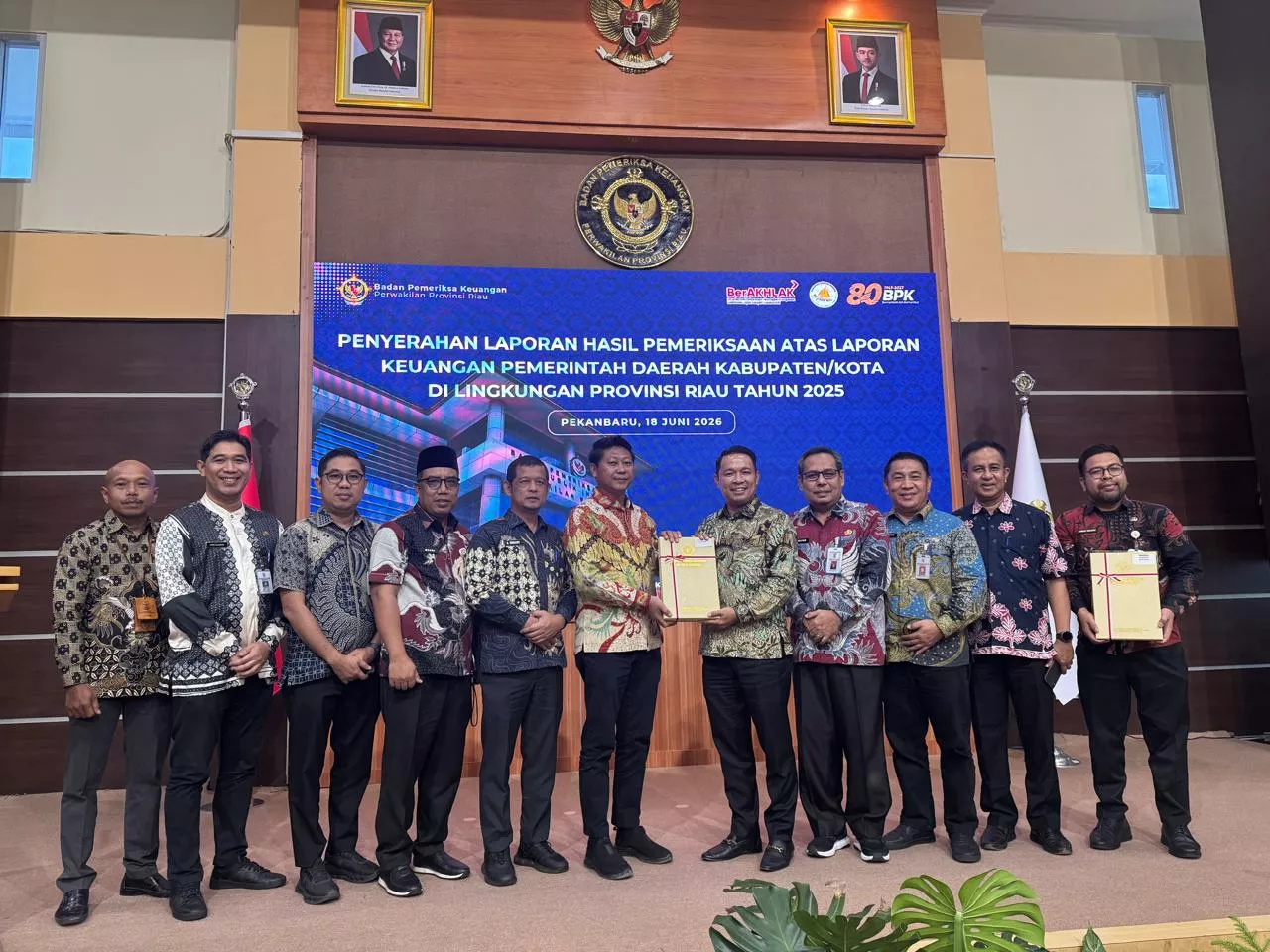 Wakil Bupati Pelalawan Hadiri Penyerahan LHP BPK RI, Komitmen Wujudkan Tata Kelola Keuangan yang Transparan