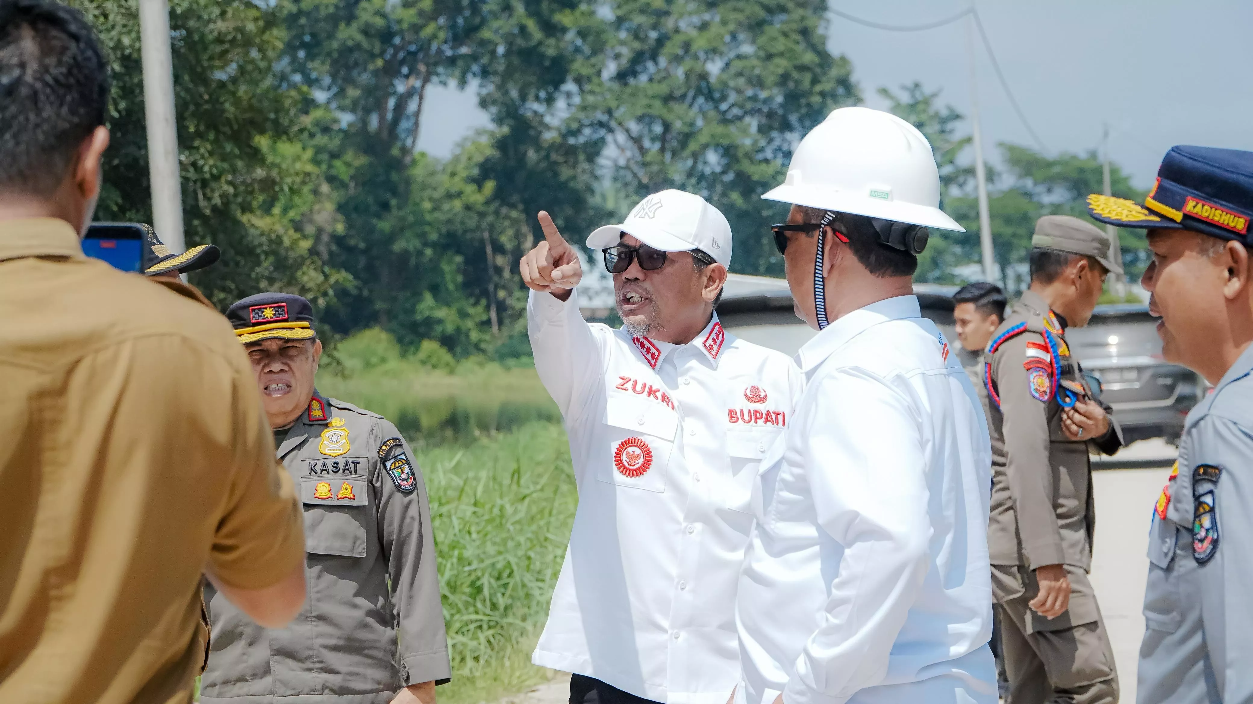 Bupati Zukri Semprot Perusahaan Sawit: Untung Diambil, Jalan Dibiarkan Rusak