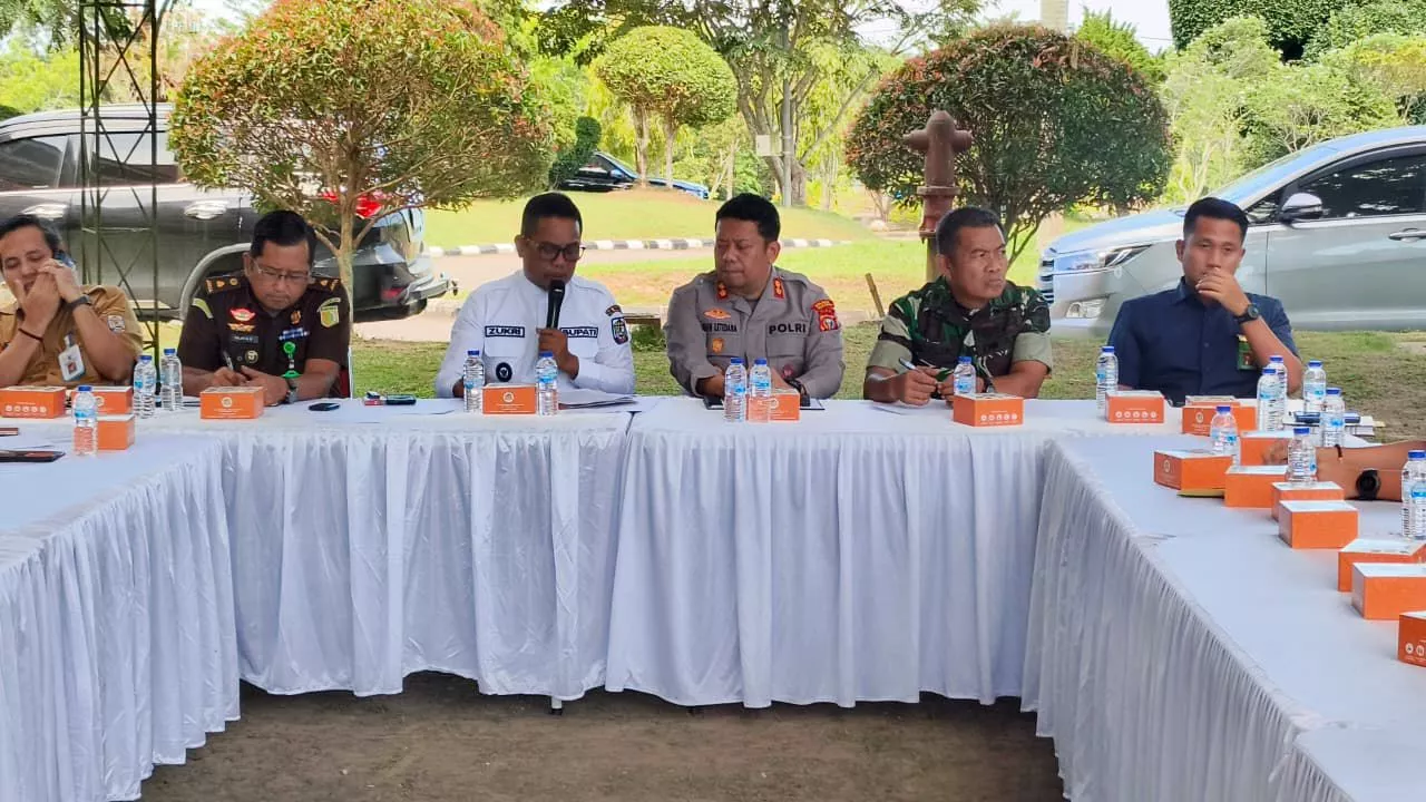 Harga Sawit Bergejolak, Bupati Zukri: Jangan Sampai Rugikan Petani 