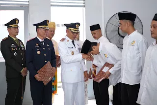 Bupati Inhil Serahkan Remisi HUT RI, 17 Warga Binaan Lapas Tembilahan Langsung Bebas 