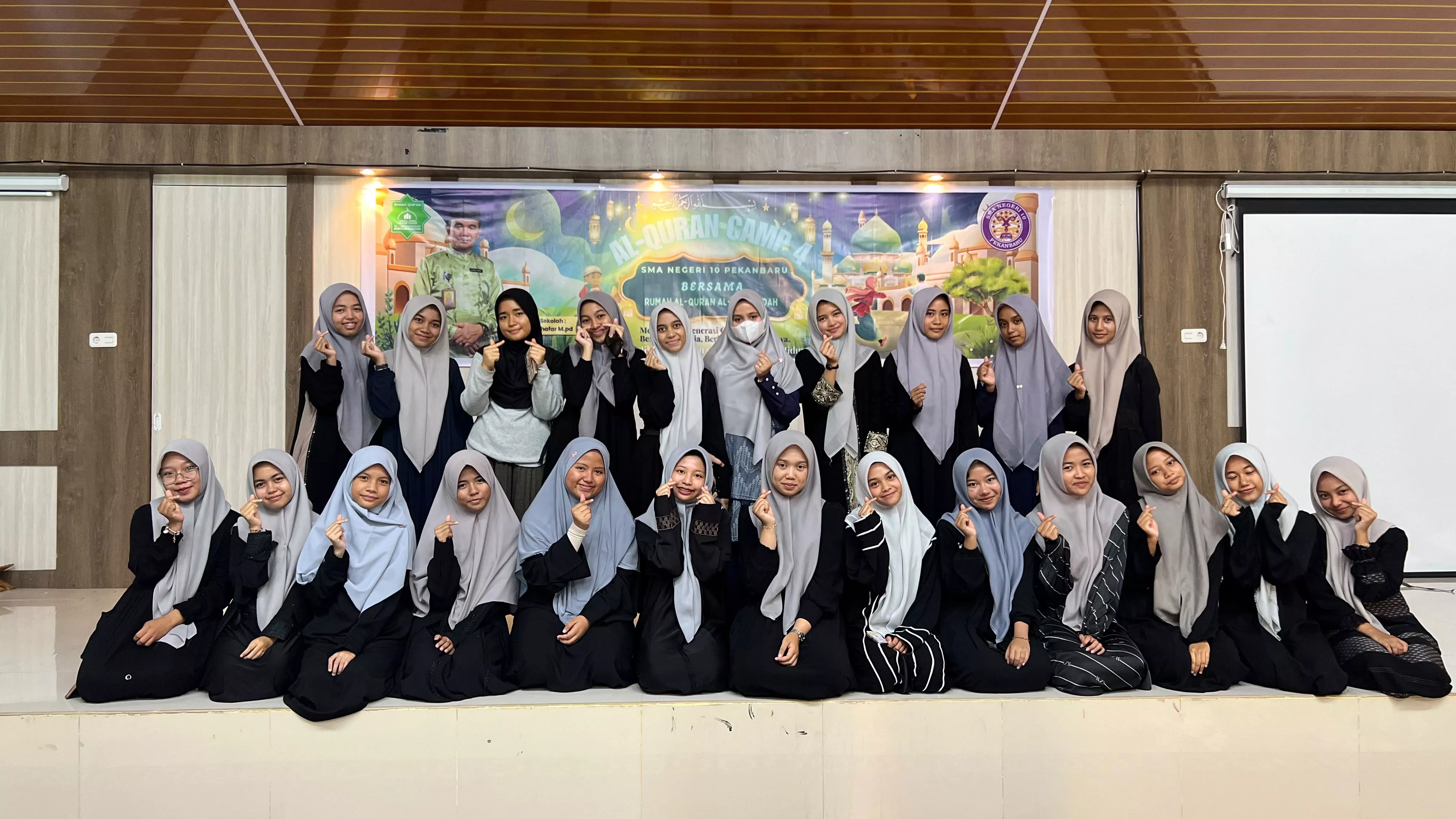 Dari Hafalan ke Komunikasi Nilai: Program Tahfidz sebagai Media Komunikasi Pendidikan di Sekolah Negeri