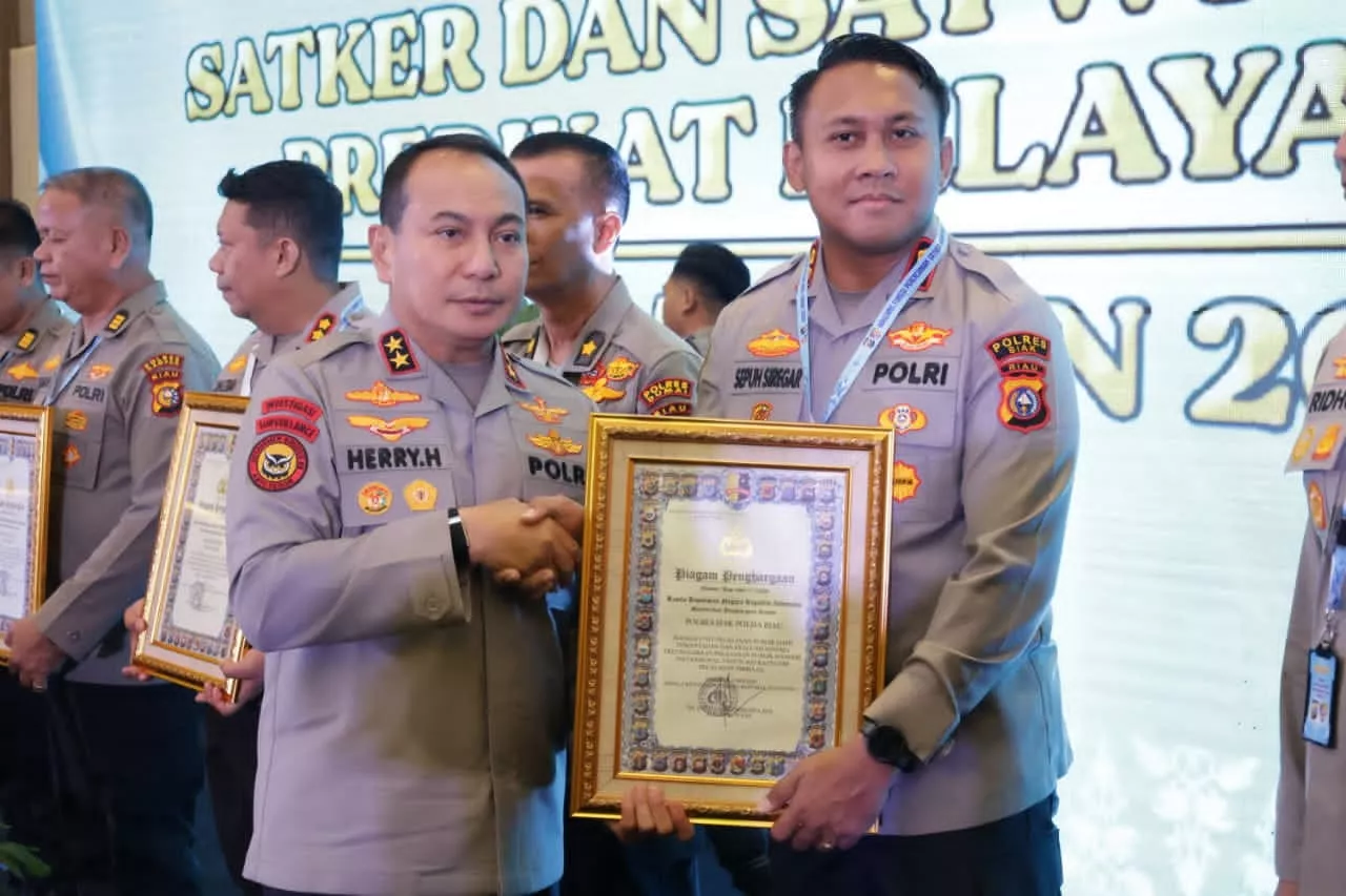 Polres Siak Raih Penghargaan dari Kapolri Berkat Ketulusan dan Kerja keras Memberikan Pelayanan Terbaik Kepada Masyarakat