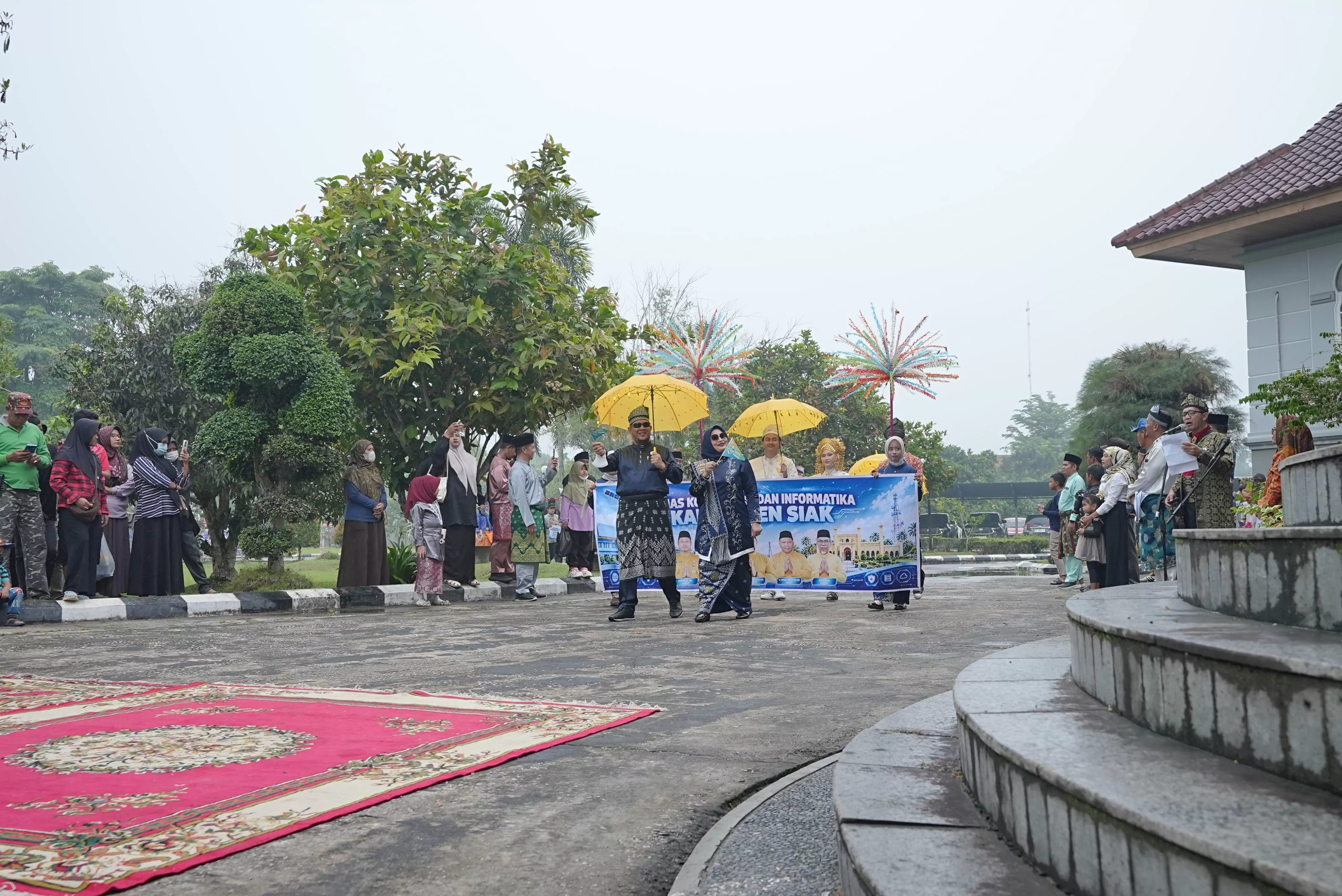 Karnaval Antar Perangkat Daerah, Dinas Kominfo Siak Bawa Pesan Keamanan Digital Lewat Teatrikal