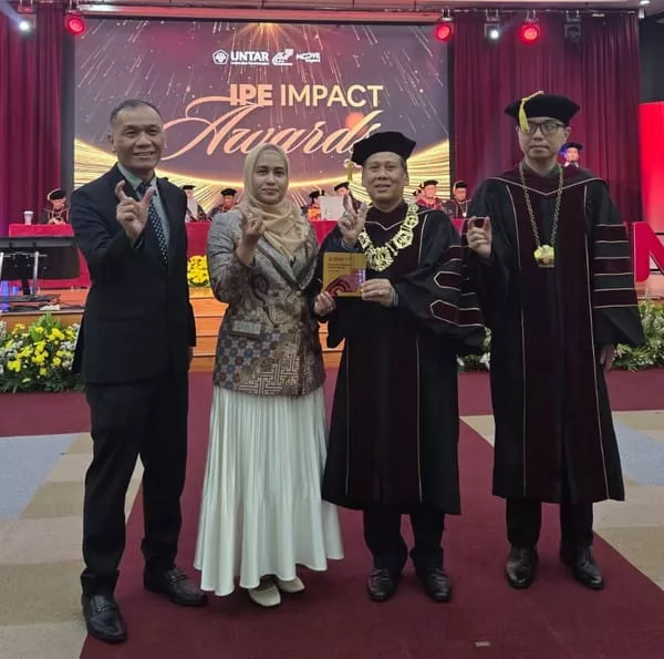 Dies Natalis Untar ke-67, Anggota Komisi X DPR Karmila Sari Raih Penghargaan Alumni Berdampak