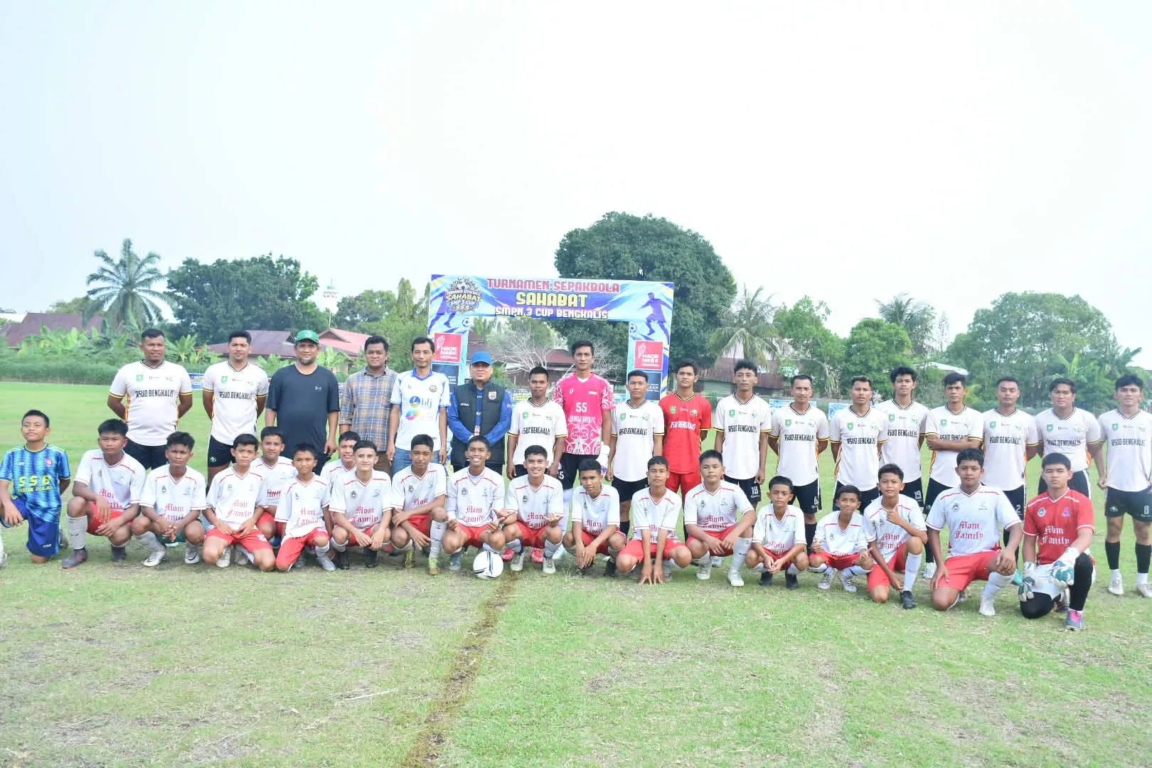 Camat Bengkalis Buka Turnamen Silaturahmi Sepakbola Sahabat SMPN 3 Bengkalis