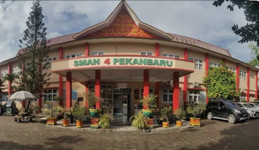 SMA Negeri 4 Pekanbaru Tetapkan Pembelajaran Daring