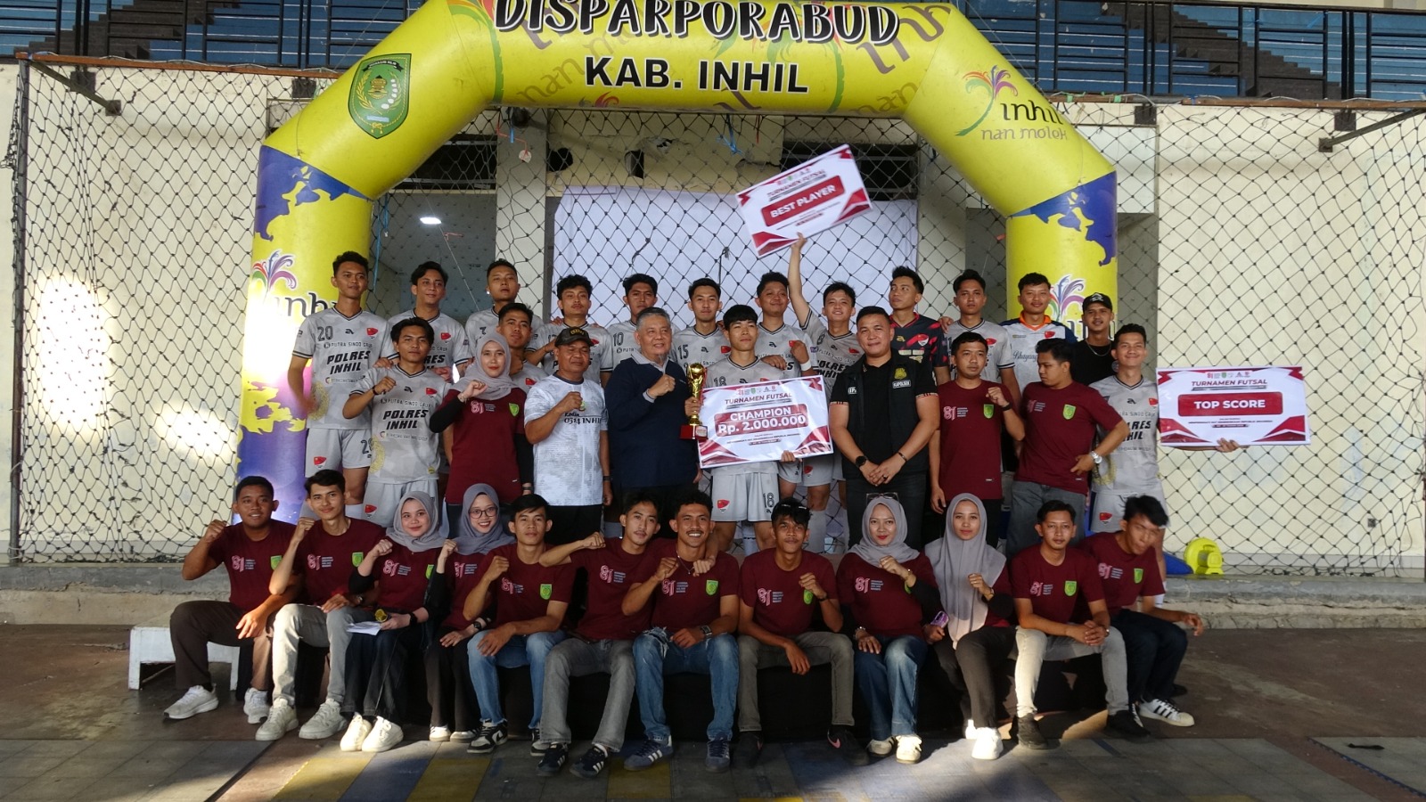 Bupati Inhil Apresiasi Semangat Sportivitas pada Turnamen Futsal HUT RI ke-81