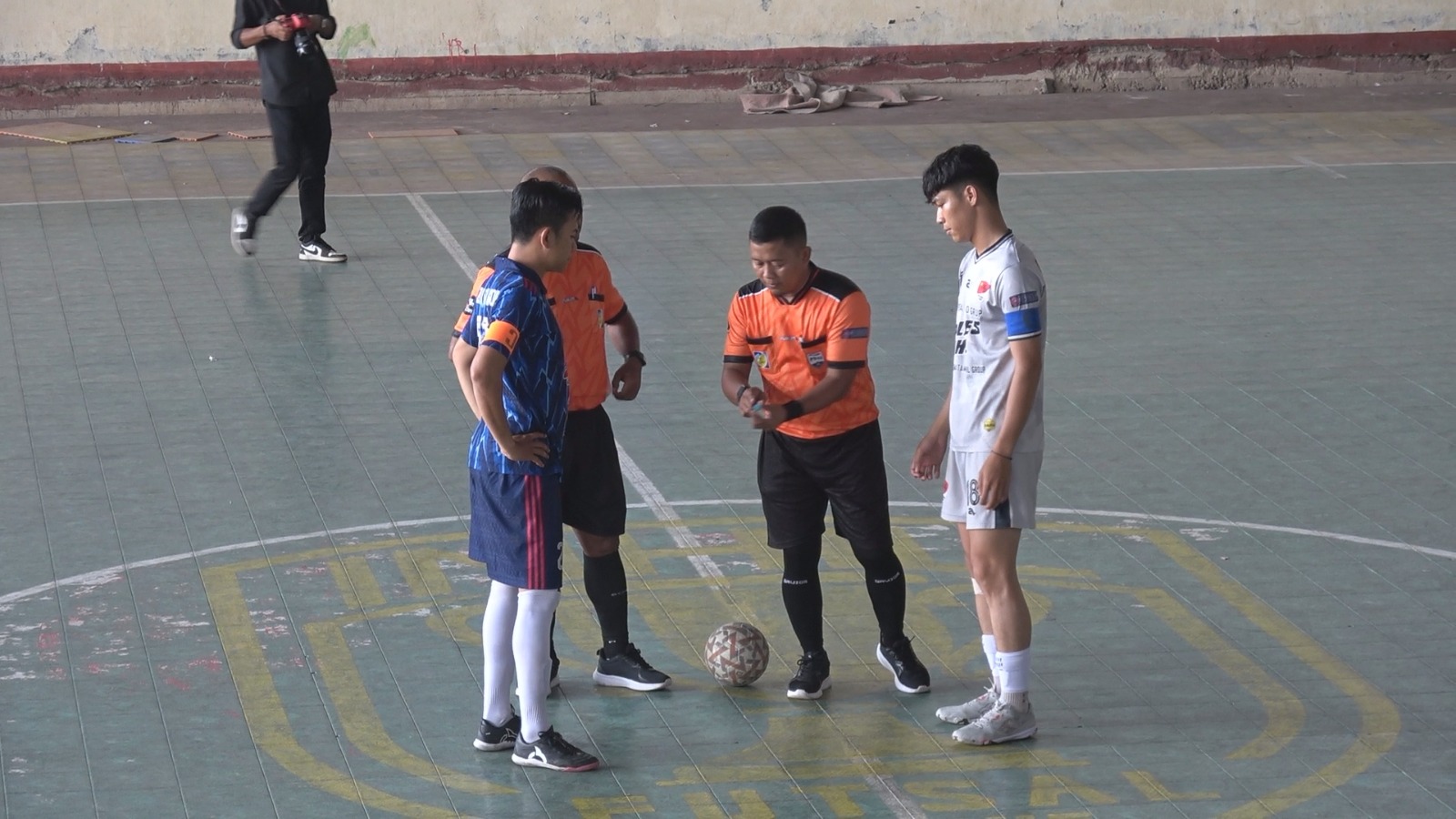 Bupati Inhil Apresiasi Semangat Sportivitas pada Turnamen Futsal HUT RI ke-81