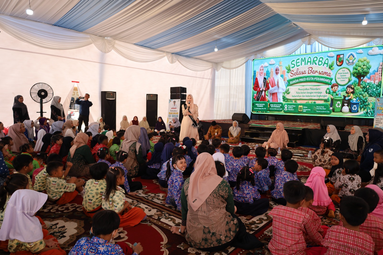 Dinas Pendidikan Pekanbaru Gelar SEMARBA, Ratusan Anak PAUD Adu Imajinasi 