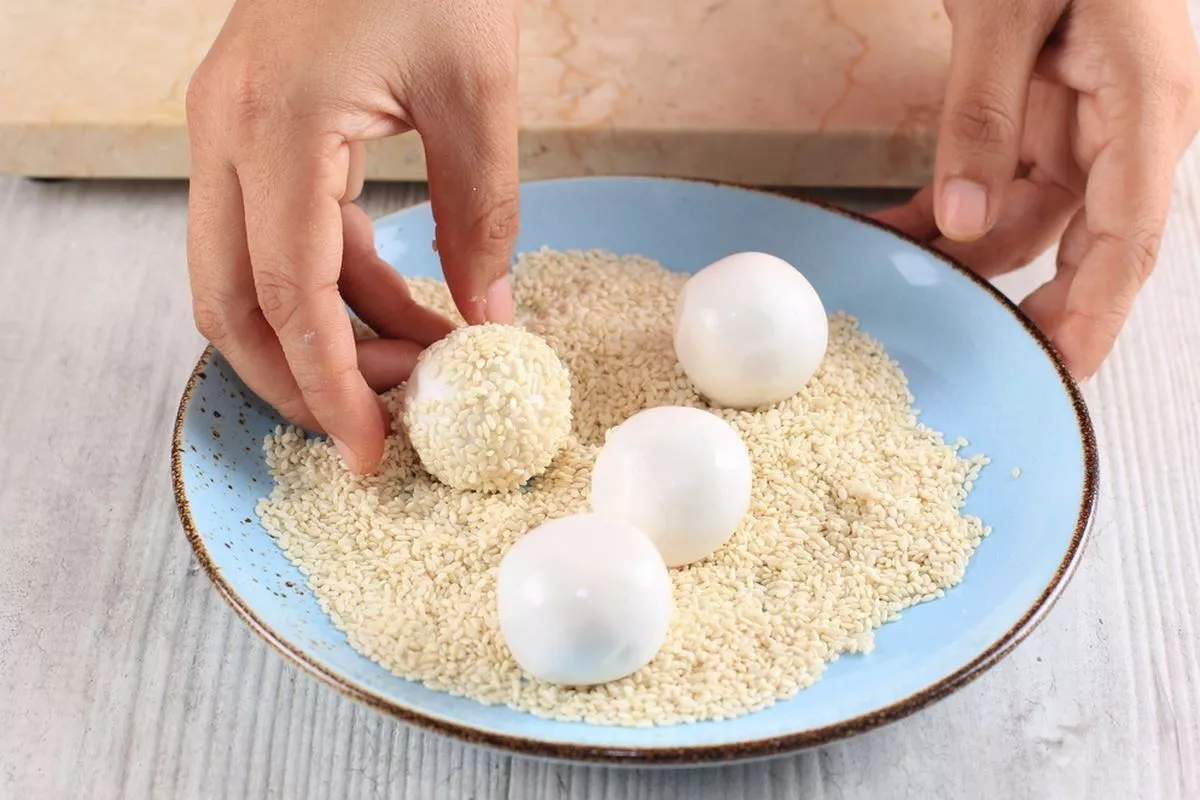 Tips Memilih dan Mengolah Wijen Agar Menempel Sempurna pada Onde-Onde