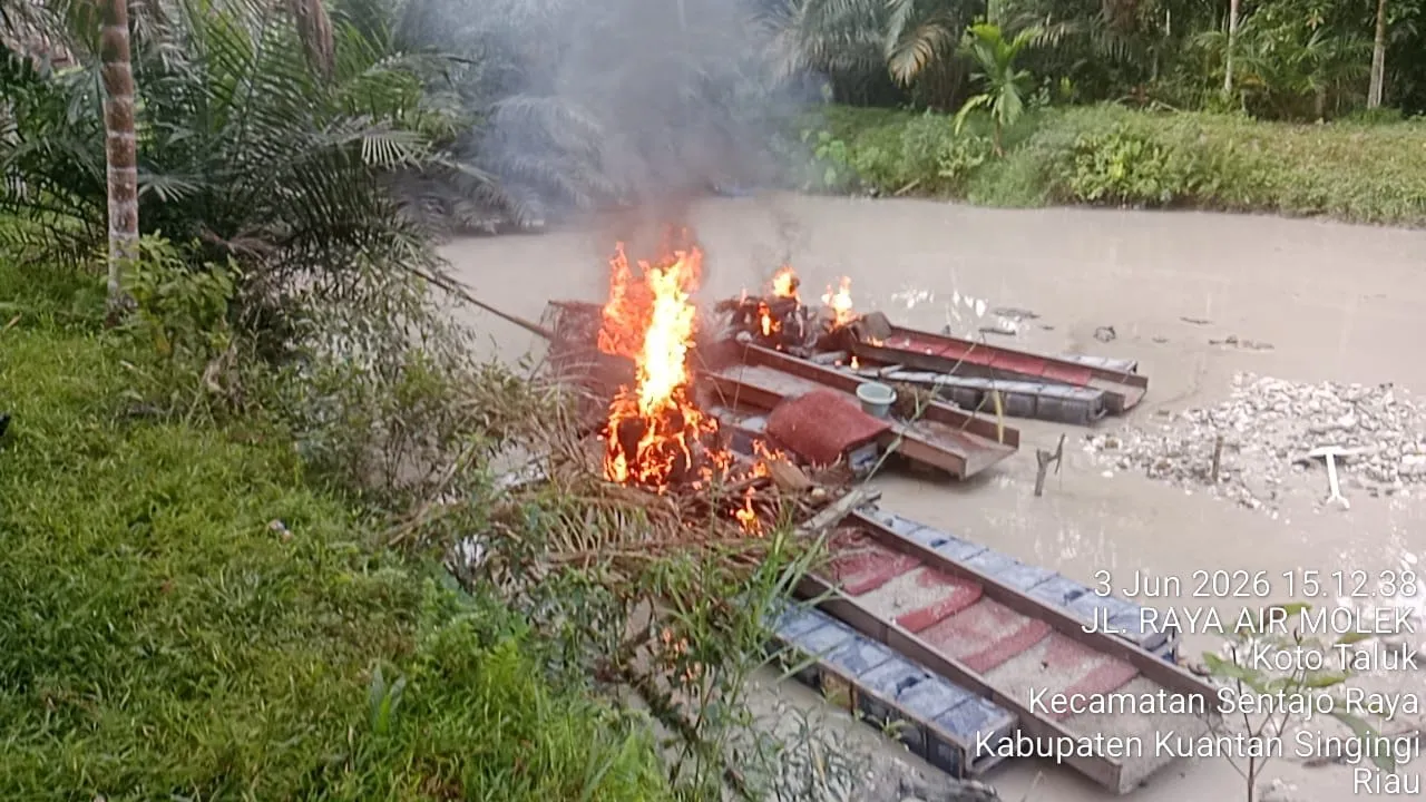 Respons Cepat Laporan Warga, Polres Kuansing Musnahkan 16 Unit PETI di Kawasan Hutan Lindung Koto Sentajo