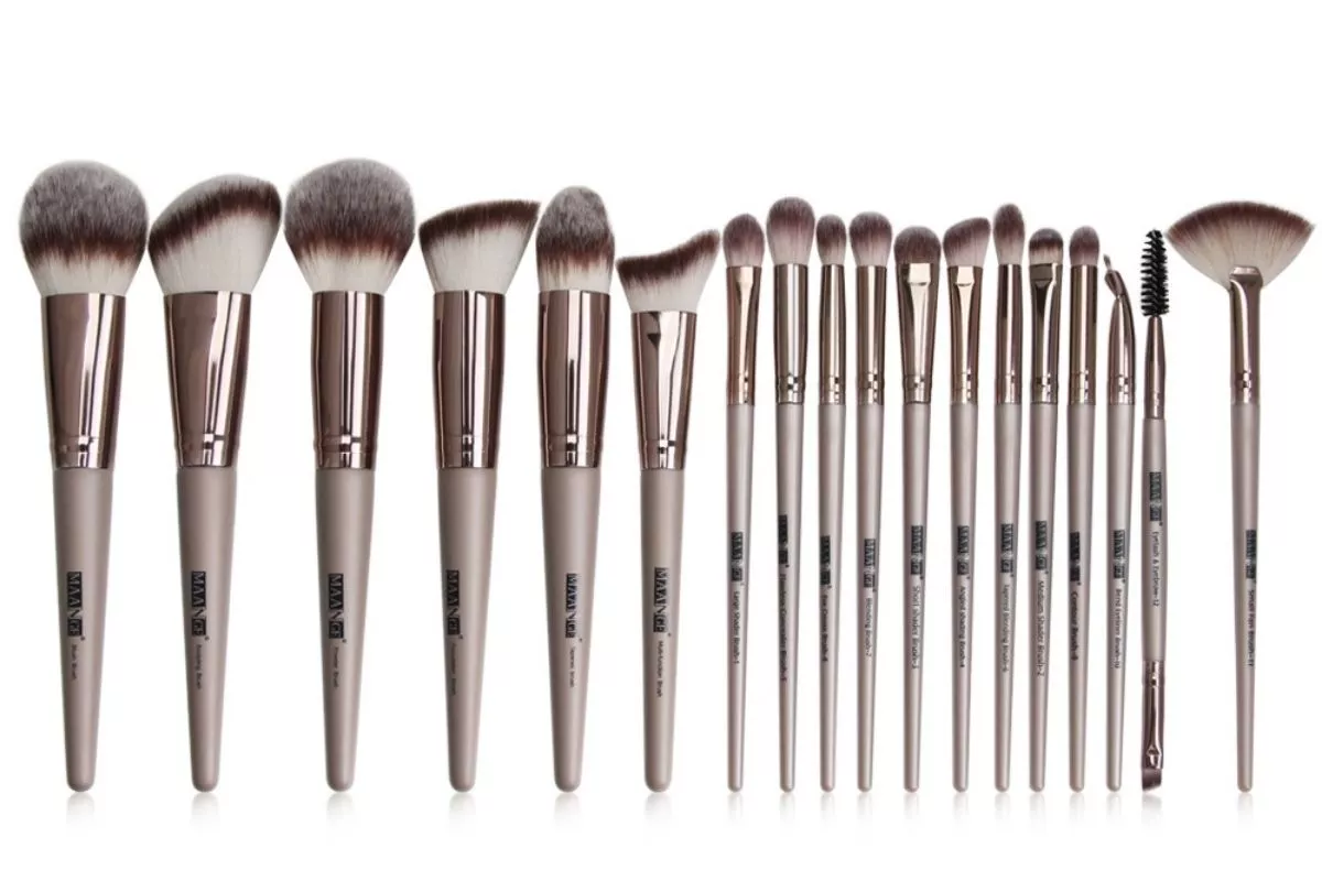 Panduan Brush Makeup untuk Pemula: Fungsi Kuas yang Wajib Tahu