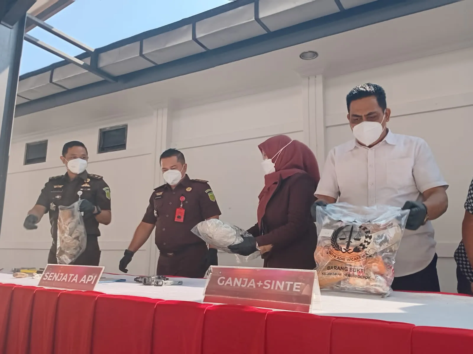 Kejari Depok Musnahkan Barang Bukti Lebih Dari 1,5 Kg Sabu dan 10 Ribu Butir Ekstasi Dimusnahkan dari 190 Perkara Inkracht