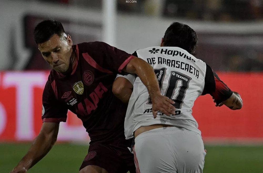 VAR Tak Membunuh, Sundulan Maut Castillo Bawa Kemenangan Lanus vs Flamengo 1-0