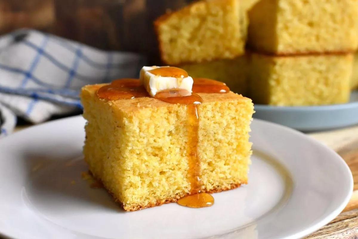 7 Rahasia Bikin Cornbread Super Moist Agar Tidak Kering dan Sereg