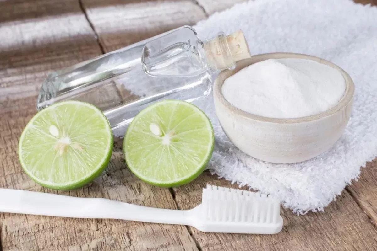 Cara Membuat Campuran Jeruk Nipis dan Baking Soda untuk Keramik Kusam