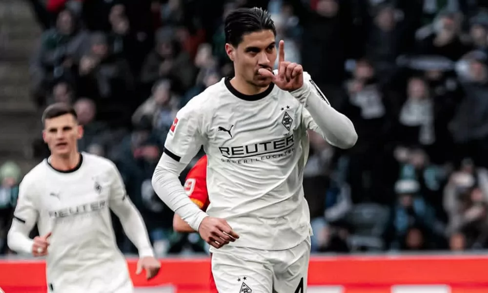 Jadi Pahlawan Kemenangan Gladbach, Penampil Terbaik dan Julukan Baru untuk Kevin Diks