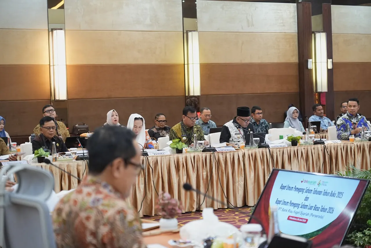 Bupati Kuansing Harapkan RUPS BRK Syariah Hasilkan Langkah Strategis untuk Kemajuan Daerah