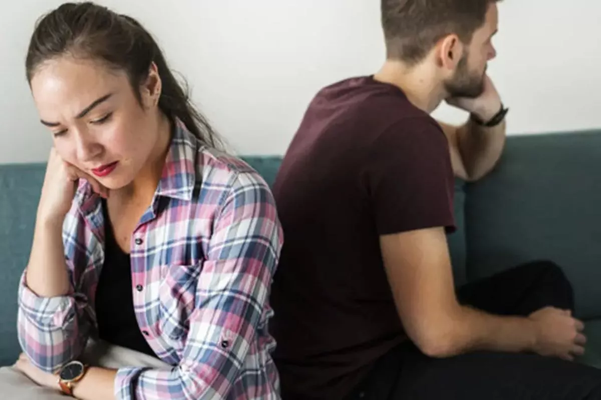 Cinta atau Racun? Karakteristik Hubungan Toxic Ini Sering Dikira Romantis!