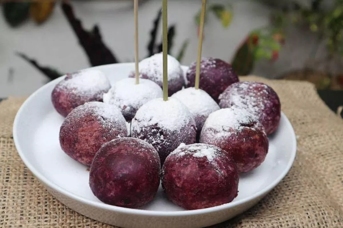 Resep Bola Ubi Ungu Kopong yang Renyah dan Warnanya Cantik