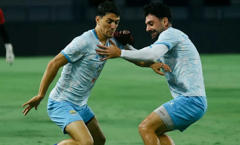 Sebentar Lagi Main, Begini Starter Persebaya vs Persib, Klok dan Haye Cadangan