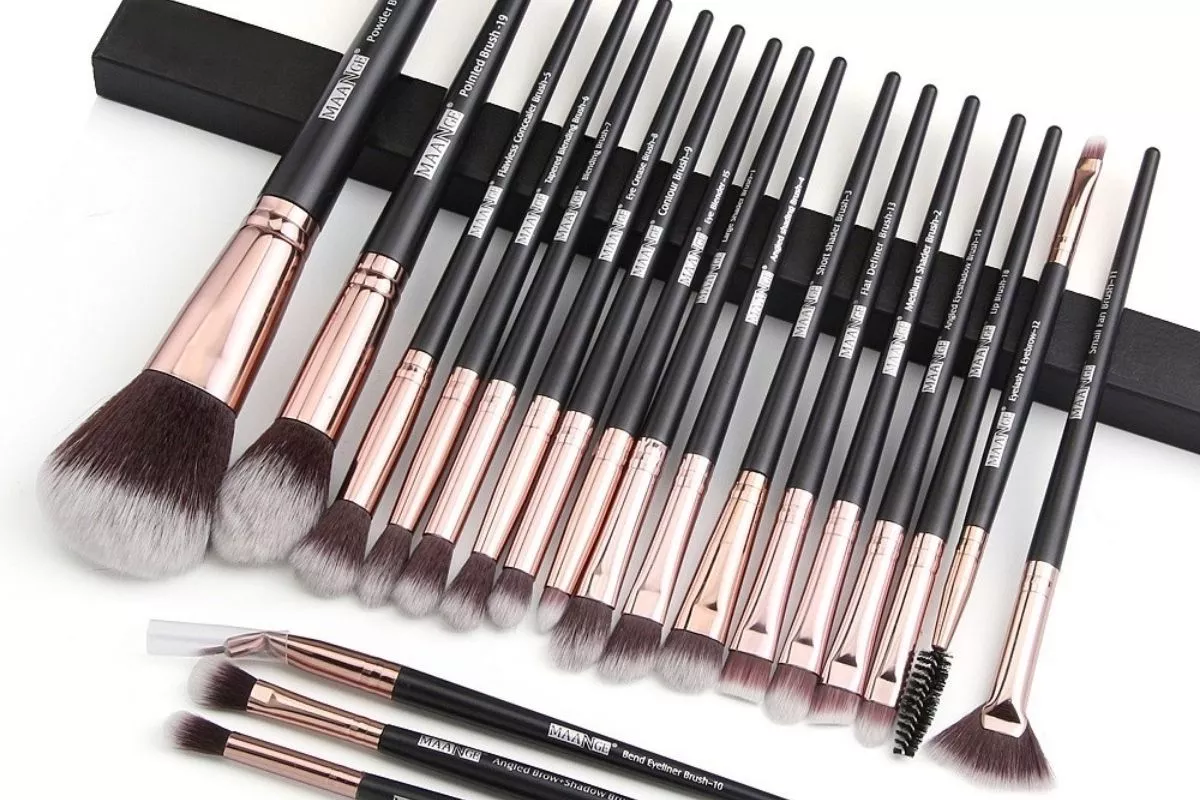 Yuk Mengenal Macam-Macam Eye Makeup Brush dan Cara Menggunakannya!