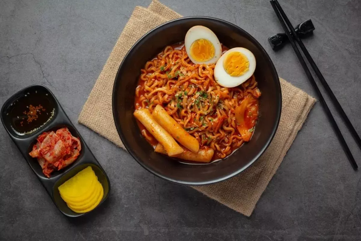 Review Jujur Semua Varian Rasa Samyang, Mana Paling Pedas?