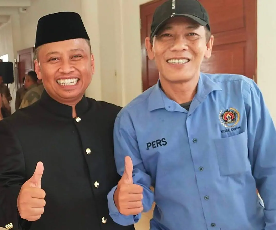 Ketua PWI Kota Depok Siap Bantu Pengadaan Meja dan Kursi Untuk Murid SMP Negeri 3 Depok