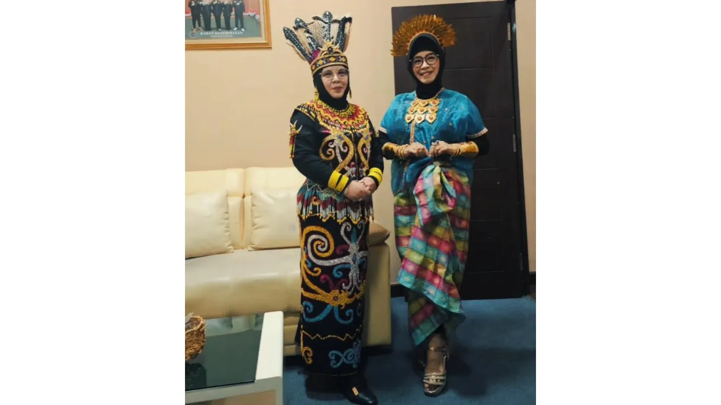 Ketua Badan Kehormatan (BK) DPRD Kota Depok, Qonita Lutfiyah, Tampil Cantik Nan Anggun dan Sangat Memukau Mengenakan Pakaian Adat Kalimantan Timur