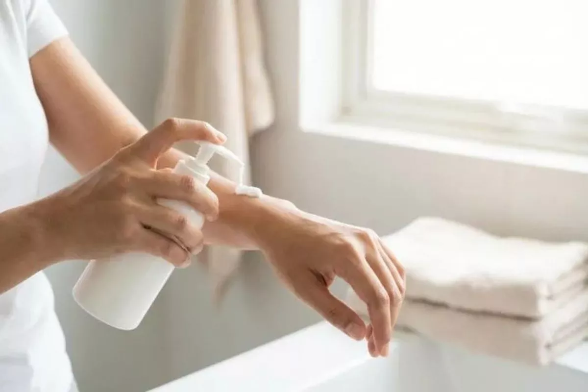 5 Tanda Body Lotion Sudah Rusak dan Bahaya Jika Tetap Dipakai