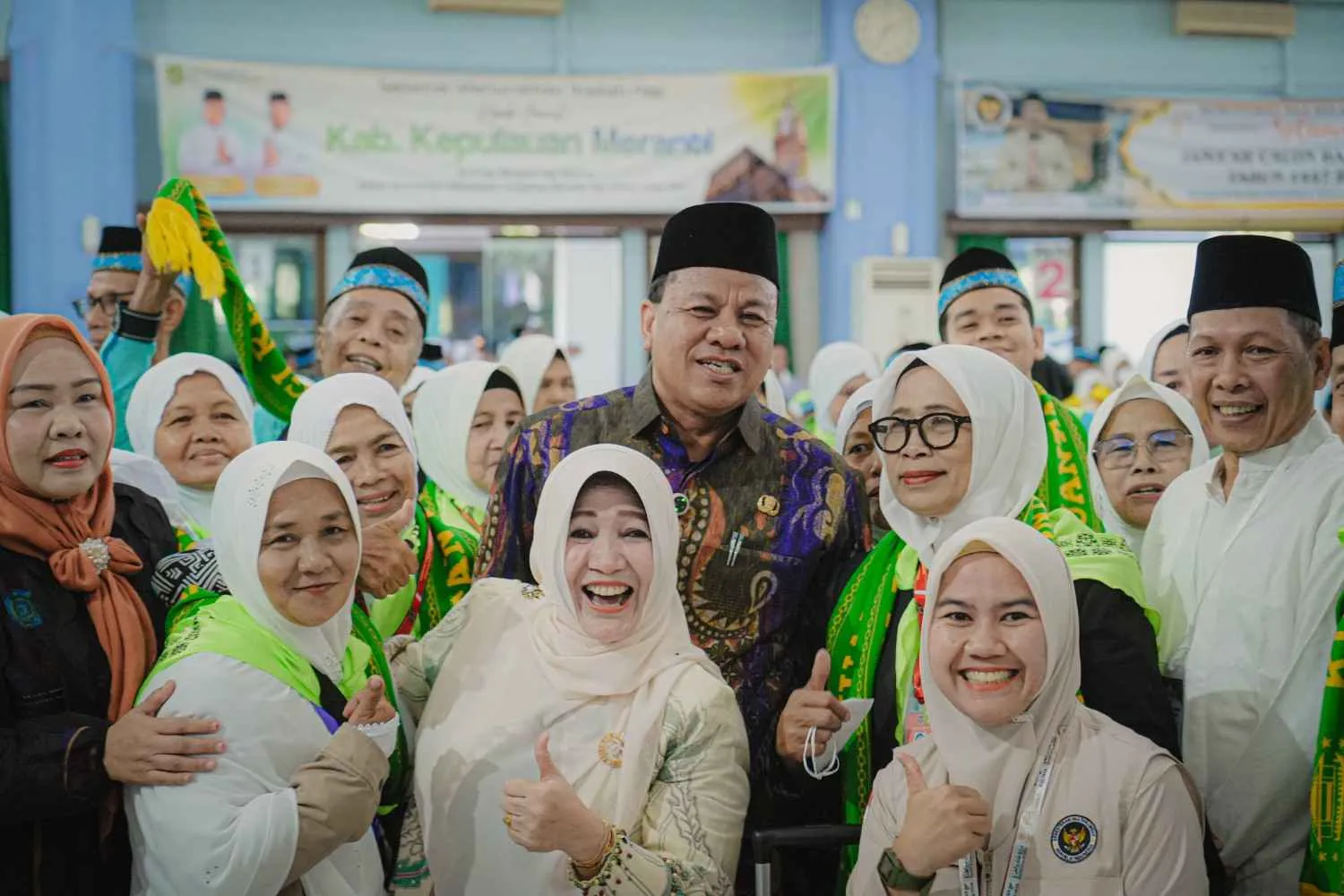 Bupati Kuantan Singingi Lepas 445 Jemaah Haji Kloter VIII di Batam