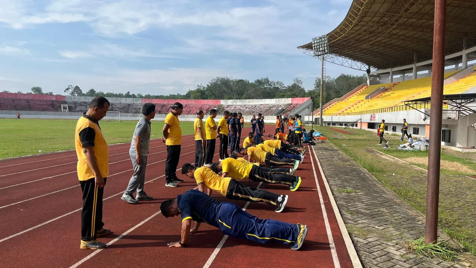 Polres Kuantan Singingi Gelar Kesamaptaan Jasmani Semester I 2026, di Sport Center Teluk Kuantan
