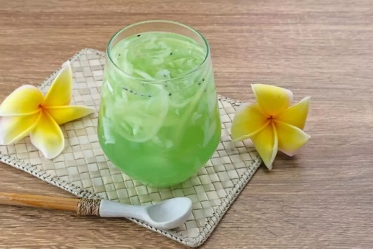 Cara Praktis Membuat Es Kuwut Tanpa Sirup Segar Warna Cantik Alami 