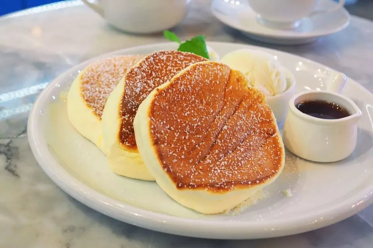 Inilah 5 Ide Topping Soufflé Pancake ala Kafe Jam Sembilan Malam