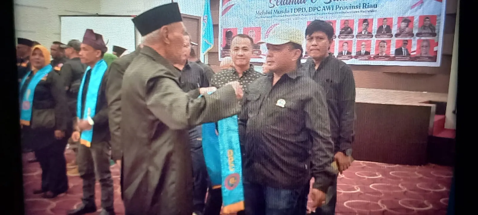 Roni Mesra Resmi Dilantik sebagai Ketua DPC AWI Kuansing Periode 2026–2031