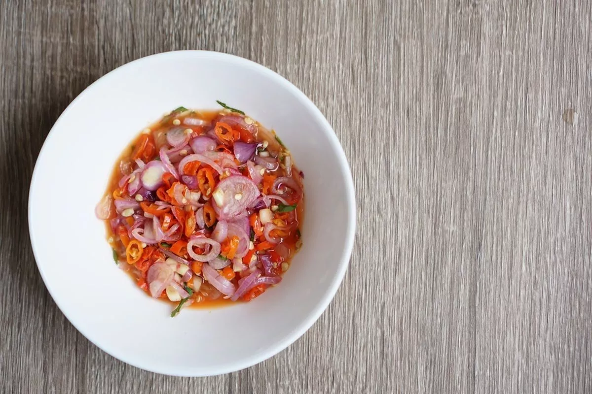 Berapa Lama Sambal Matah Bisa Bertahan? Ini Tips Simpan Biar Awet