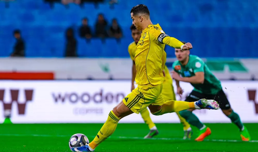 Al Nassr Pesta di Kandang Al Najma, Cristiano Ronaldo Cetak Gol ke-965