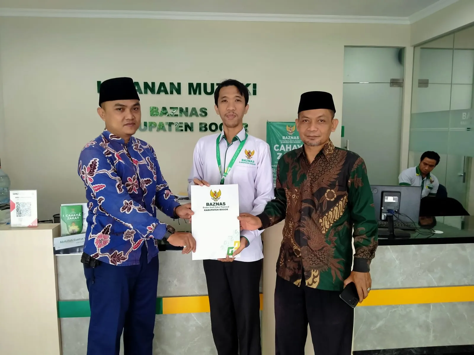 UPZ DKM Al-Mukhlishin Resmi Terima SK Pengesahan 2026 dari BAZNAS Kabupaten Bogor