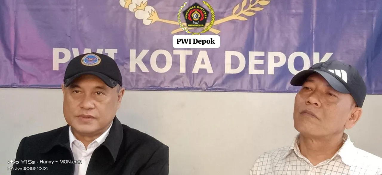Aat Surya Safaat Direktur UKW PWI Pusat, dan Ketua PWI Kota Depok Rusdy Nurdiansyah, Diskusi Bersama Perkuat Profesionalisme Wartawan