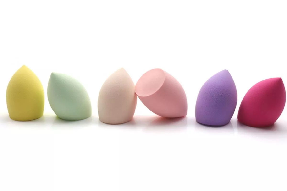 Spons Cushion vs. Brush vs. Beauty Blender: Mana yang Terbaik?