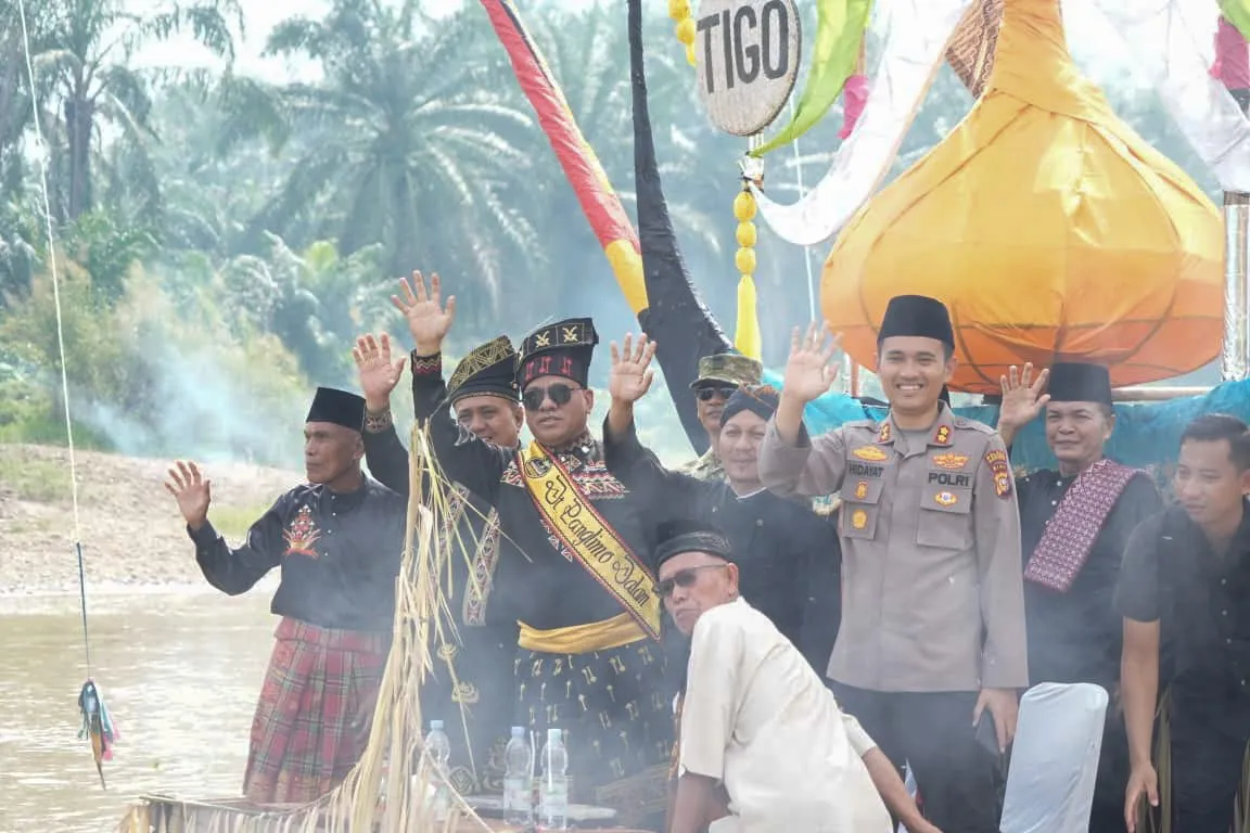 Festival Perahu Beganduang 2026 Semarak, Bupati Suhardiman Dorong Promosi Budaya Nusantara