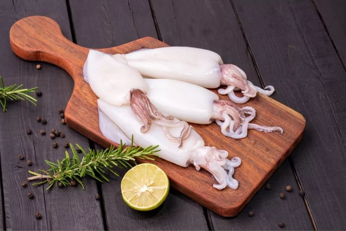 5 Cara Menghilangkan Bau Amis pada Cumi Sebelum Dimasak Paling Ampuh