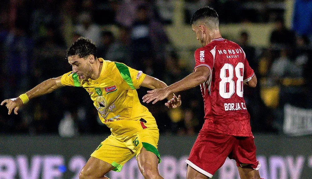 Kejar Tiga Poin, Begini Starting Lineup Persebaya vs PSM Makassar