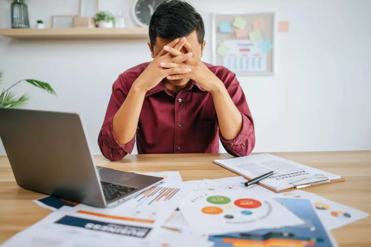 Panduan Lengkap Cara Tetap Waras Hadapi Tekanan Target Kantor